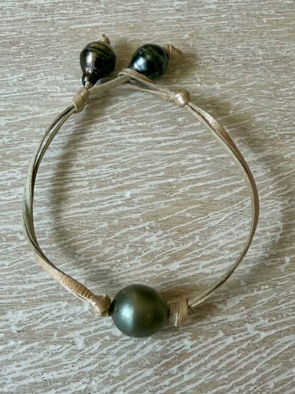 Tahitian Pearl Bracelet (3 pearls) - Picture 3 of 8